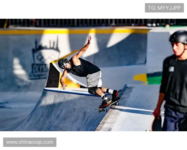 北京滑板队在世界攀岩锦标赛中以57分稳居积分榜首位