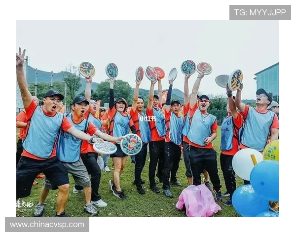 武汉飞盘队与重庆飞盘队赛后复盘团队协作的精彩瞬间与经验分享